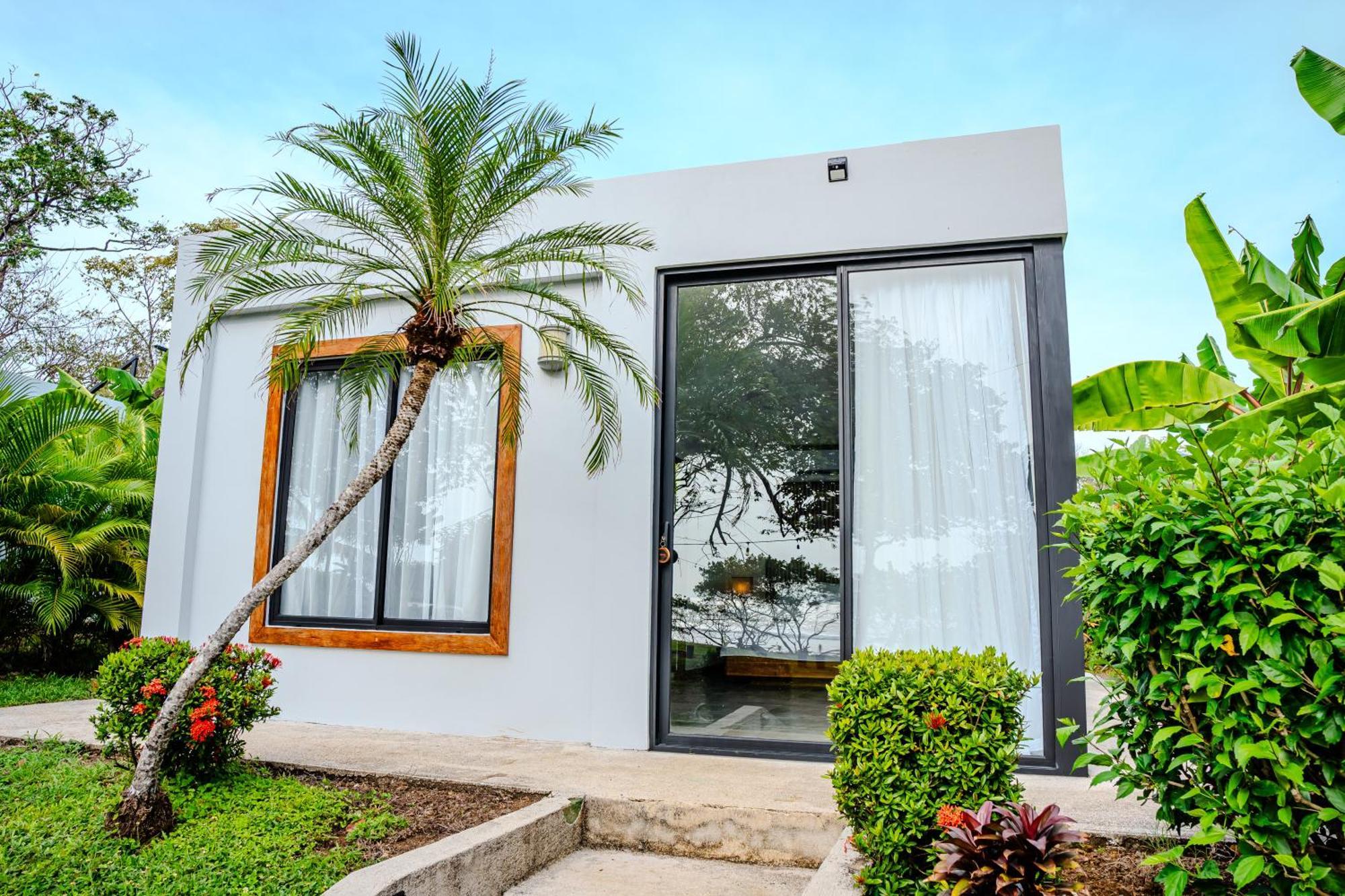The Bohemian Lagarto * Santa Cruz (Guanacaste)