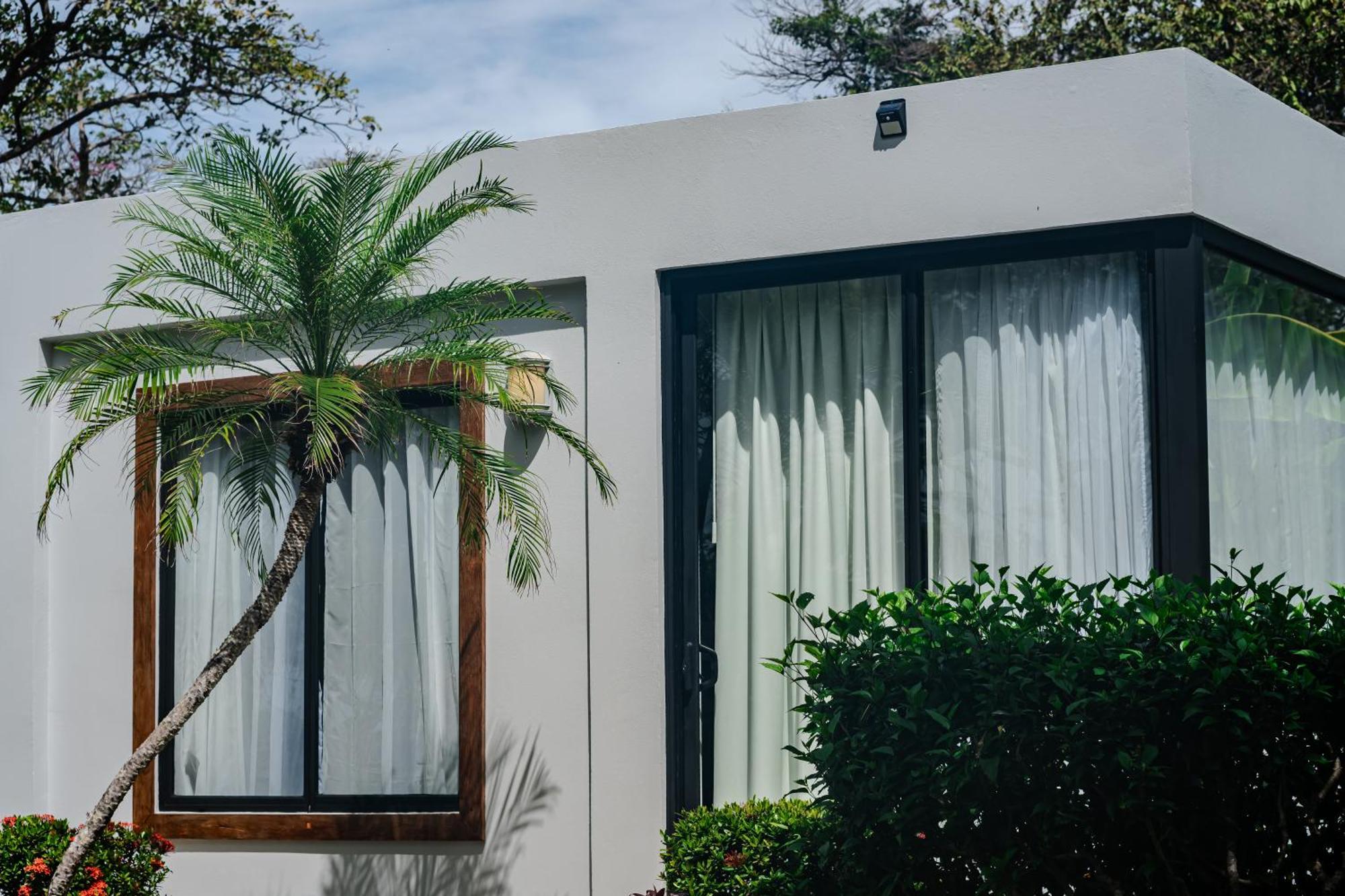 The Bohemian Lagarto Hotel *
