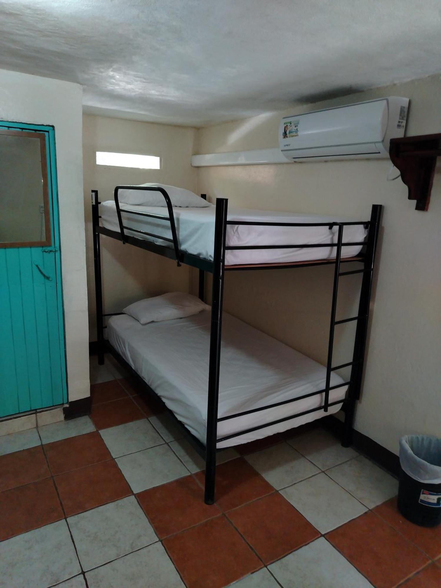 Blue Iguana Hotel
