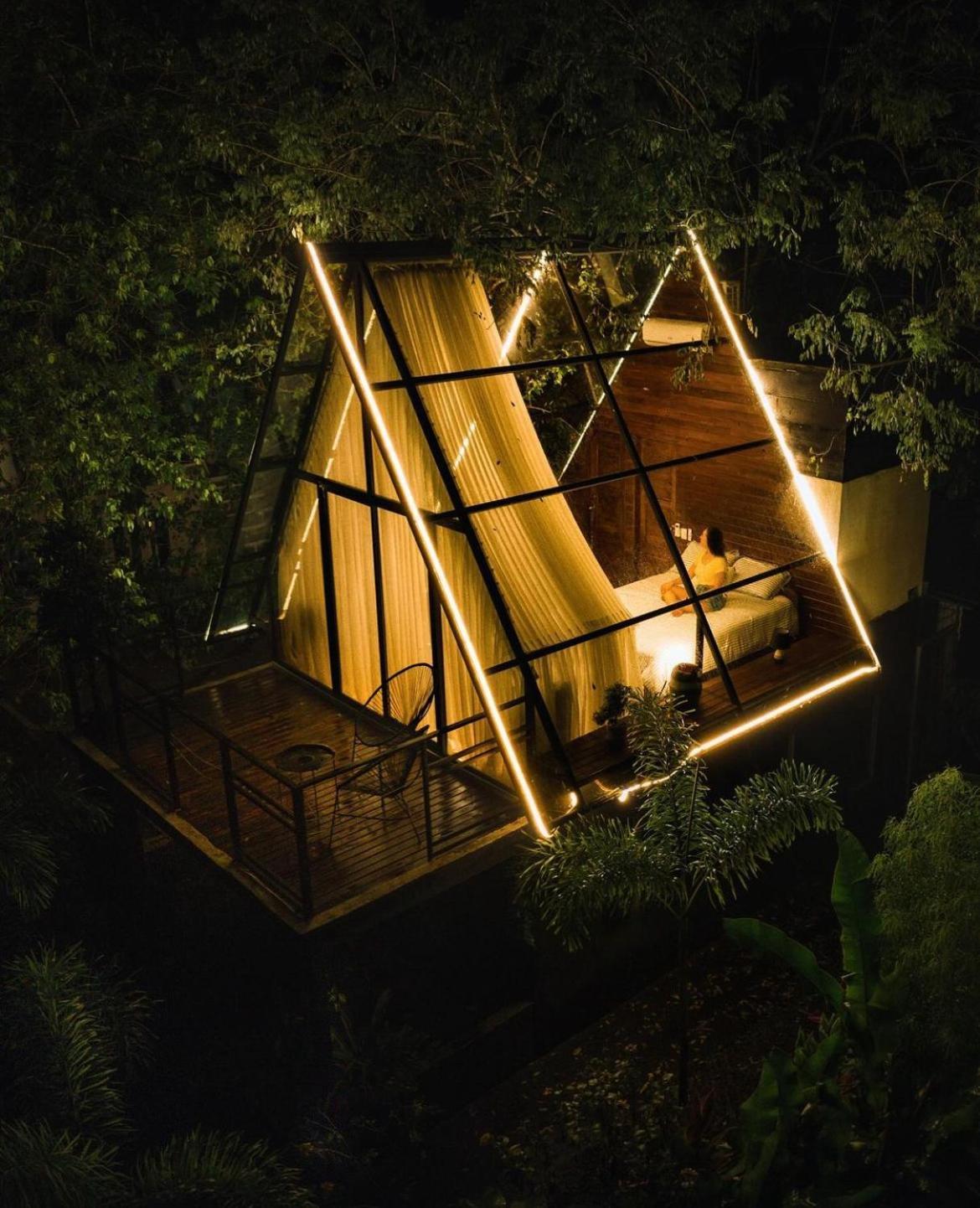 Mali's House Capsule hotel *