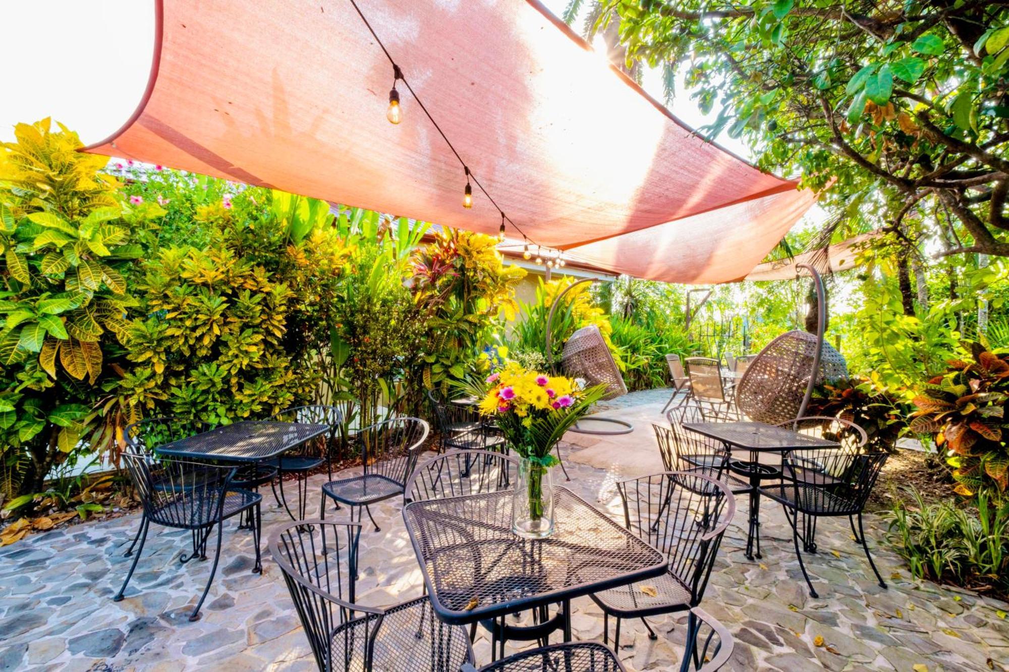 Hotel Brisas And