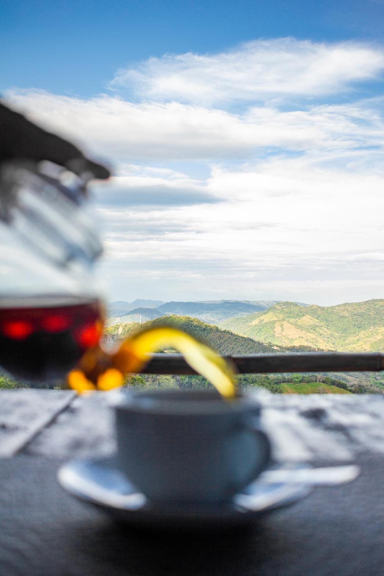 Hideaway 3 - Breakfast Included & Mountain View Lodge