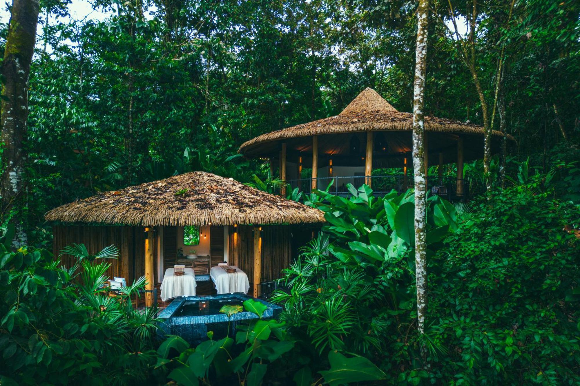 Luxury tent Nayara Tented Camp