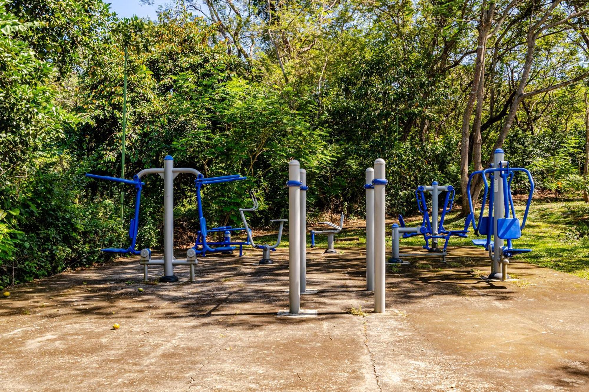 Luxury 2br Escape Near Apartment Tamarindo