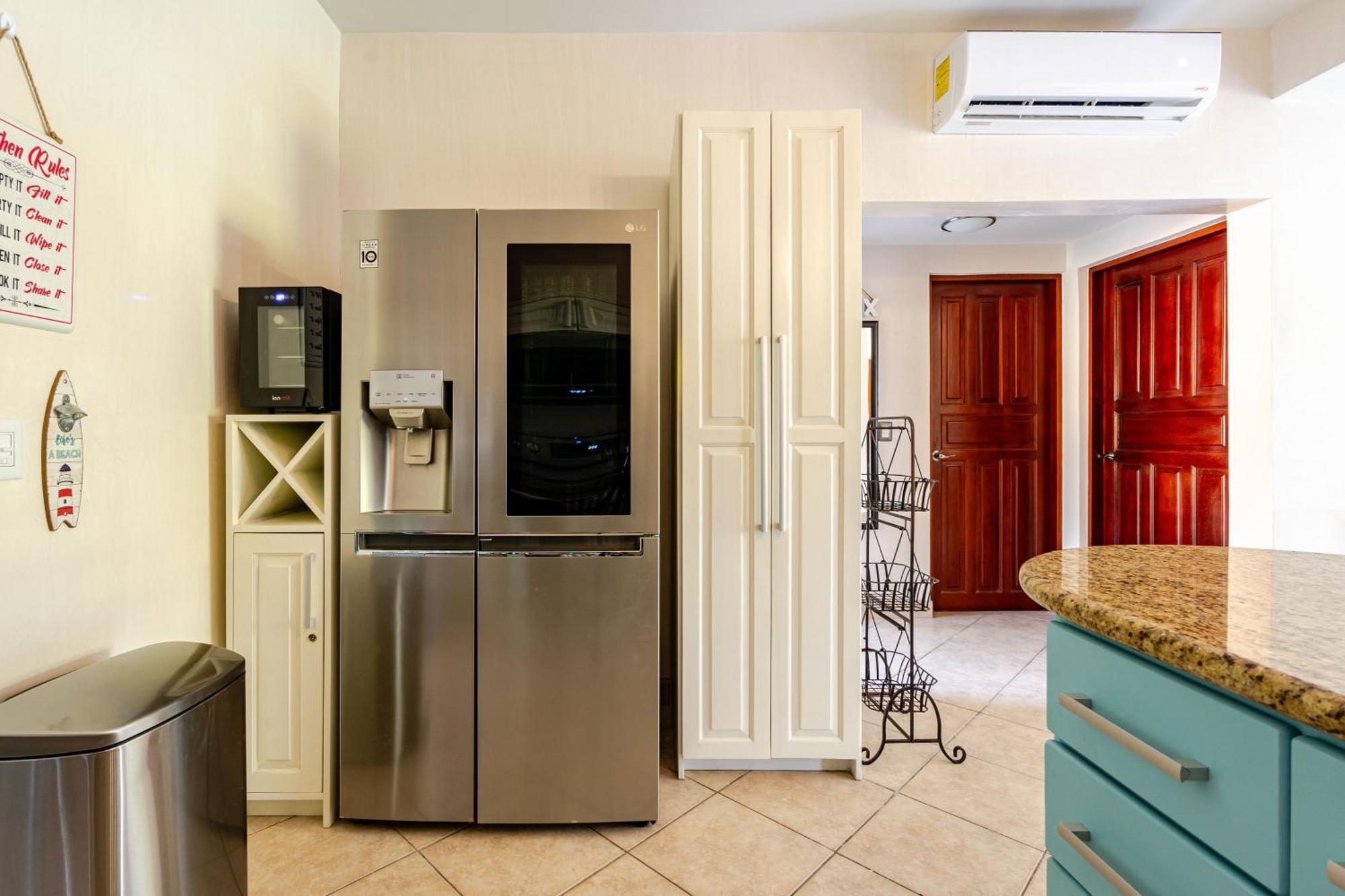 Luxury 2br Escape Near Apartment