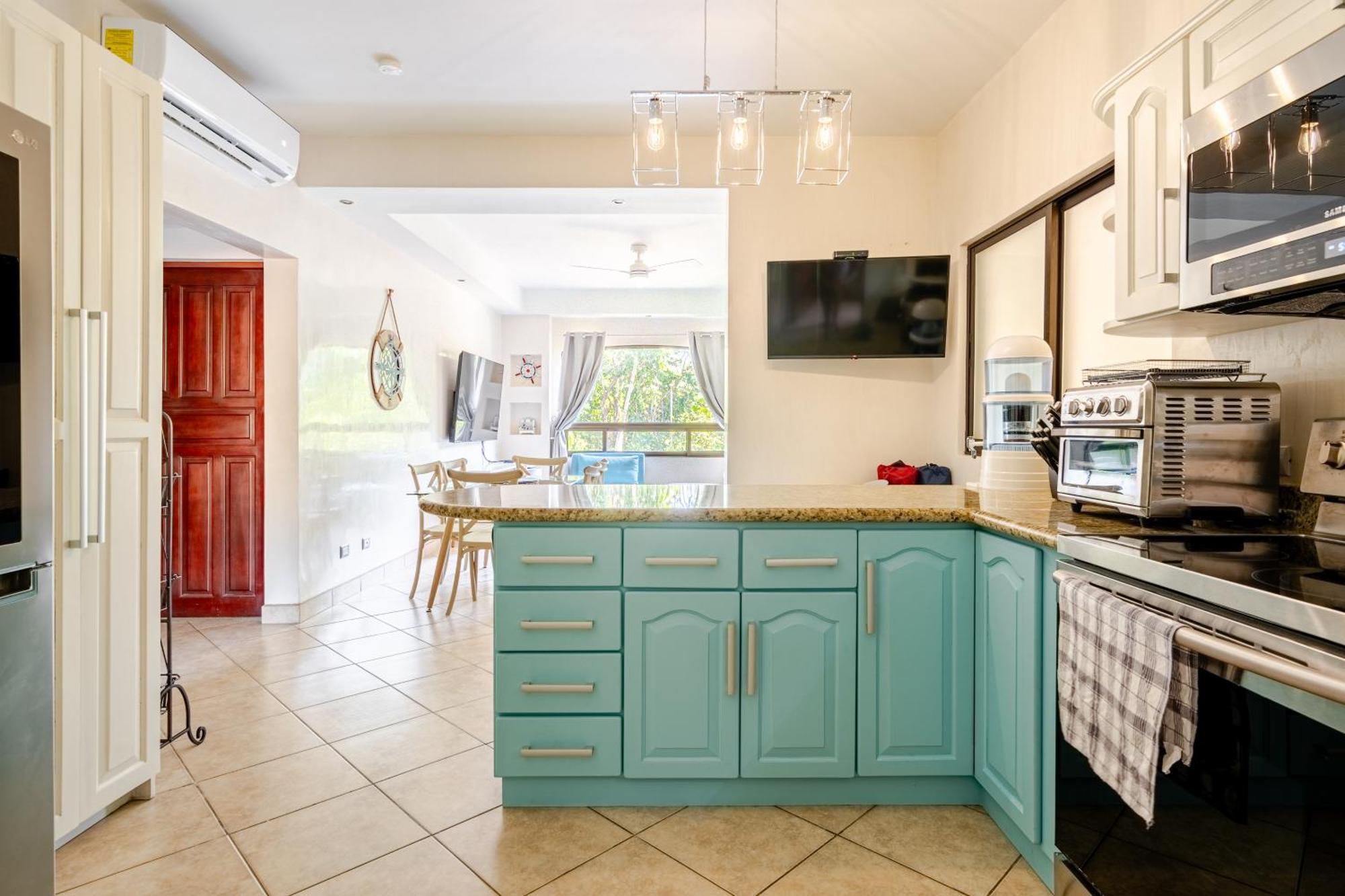 Luxury 2br Escape Near Apartment *