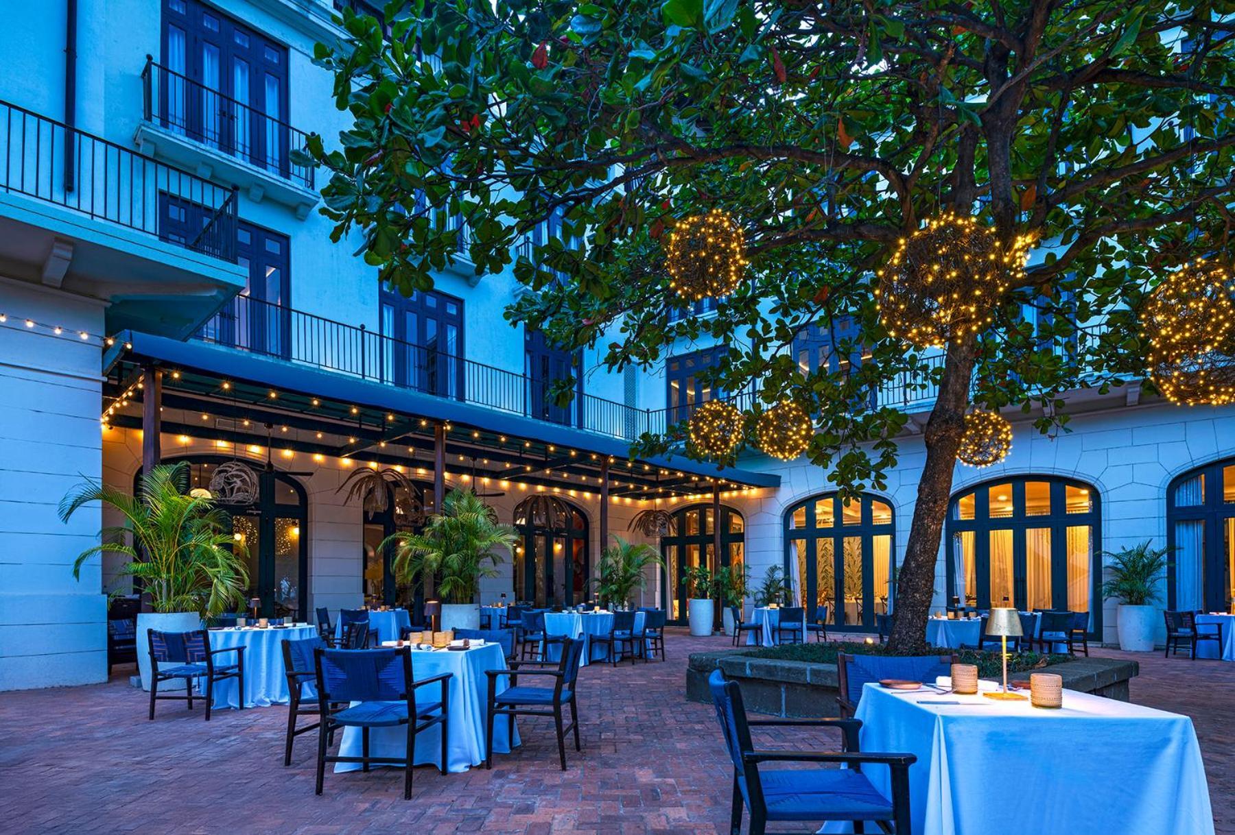 Hotel Santarena At Catalinas 4*