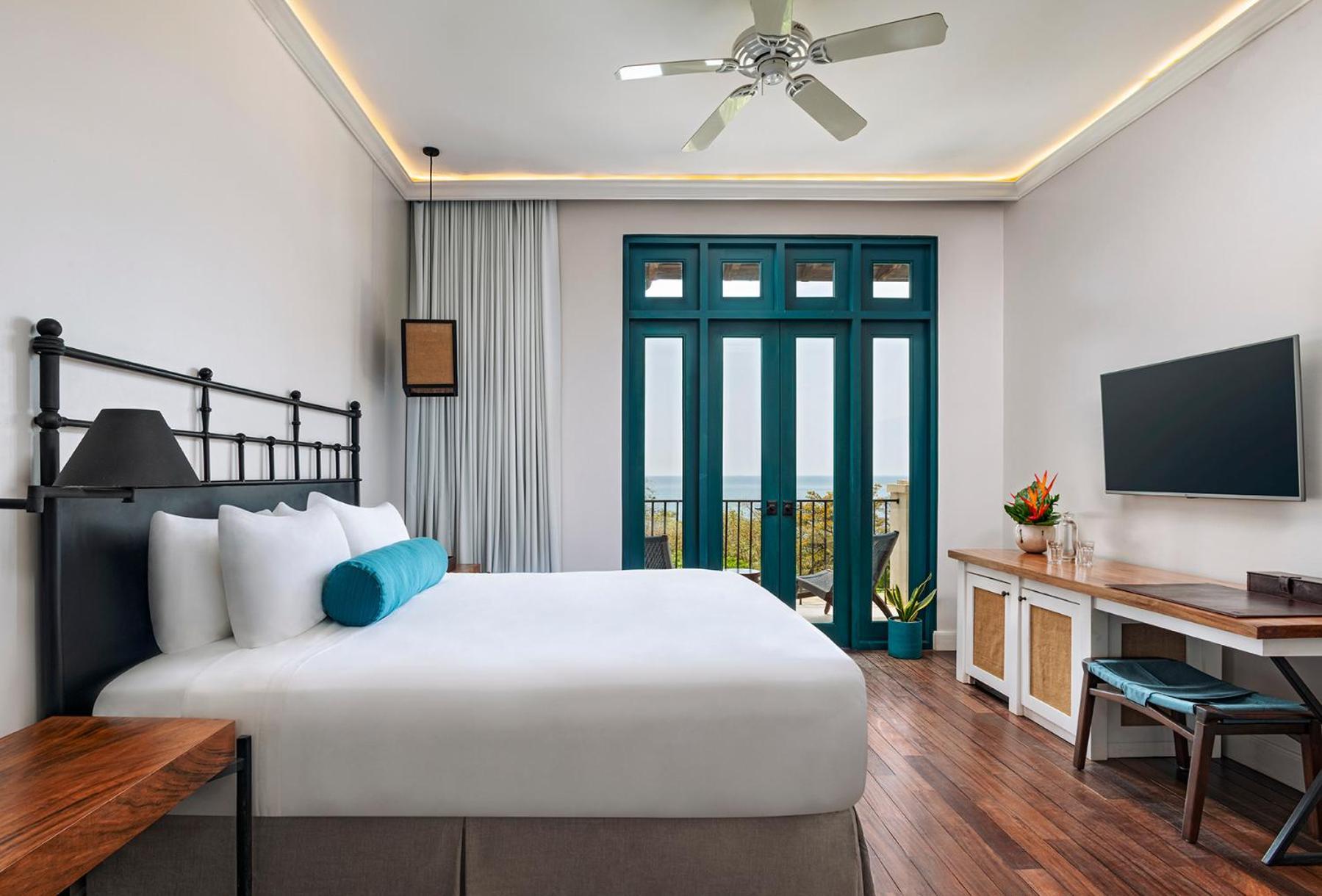 Santarena At Catalinas Hotel 4*