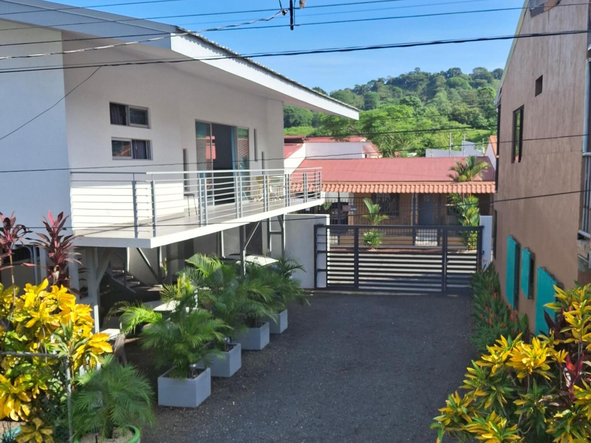 Cabinas Maritza Bed & Breakfast *