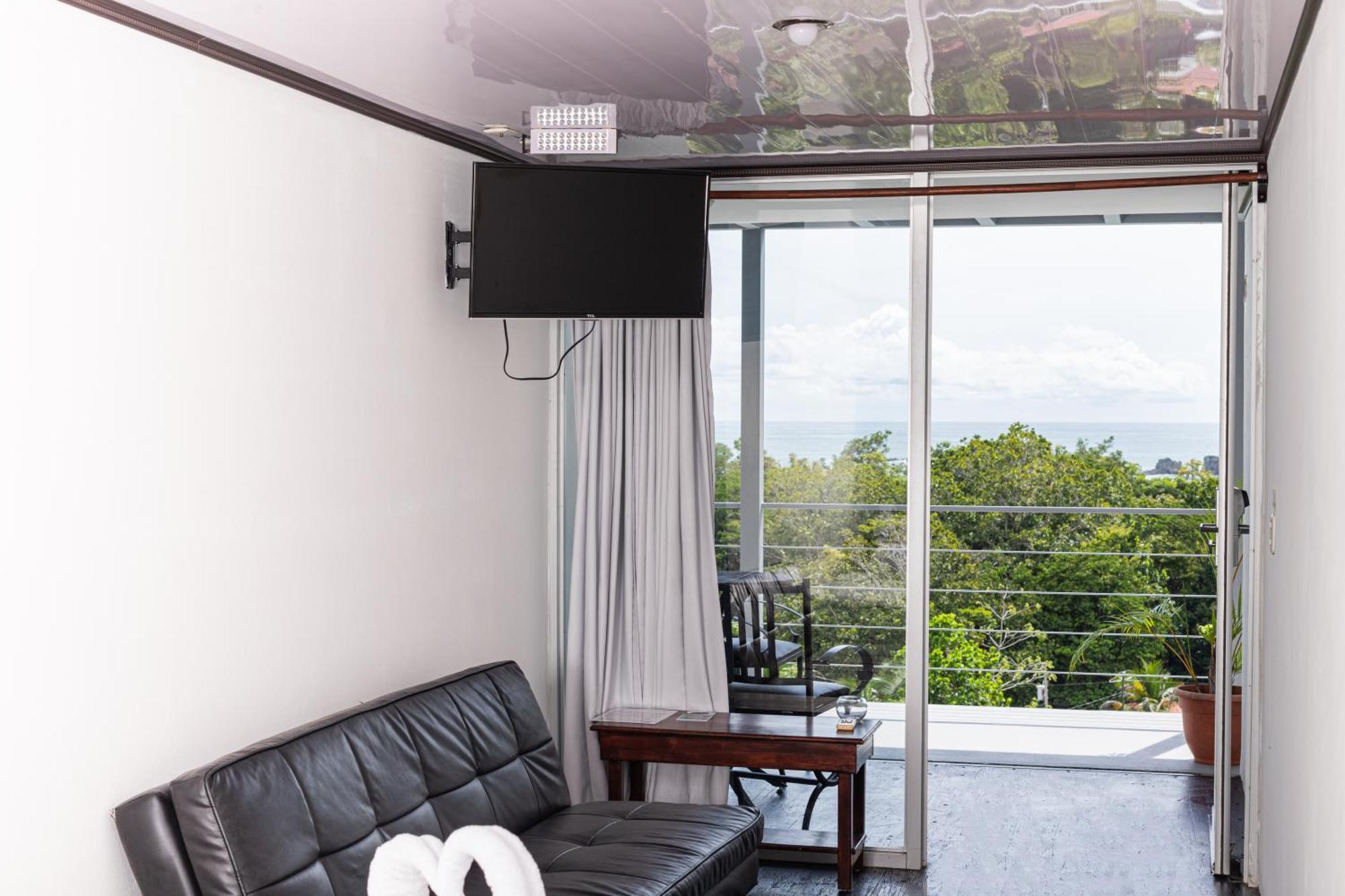 Hotel El Faro Containers 3*