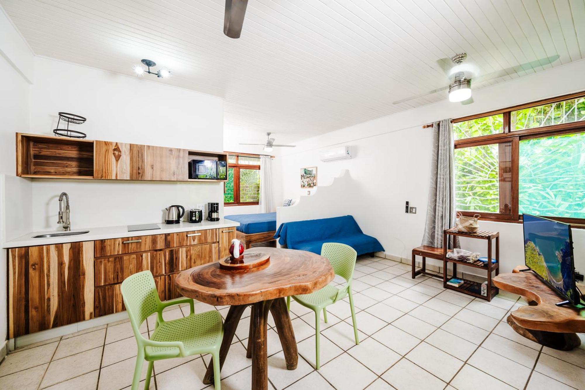 Casa Sueca - At The 3*