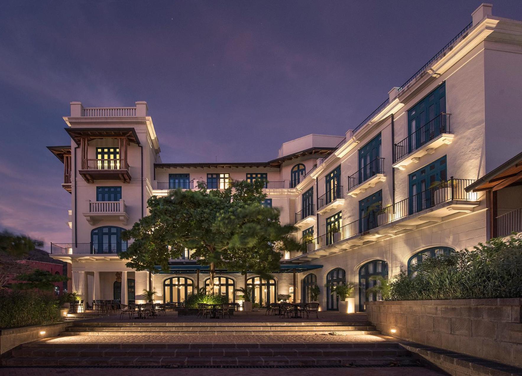 Hotel Santarena At Catalinas