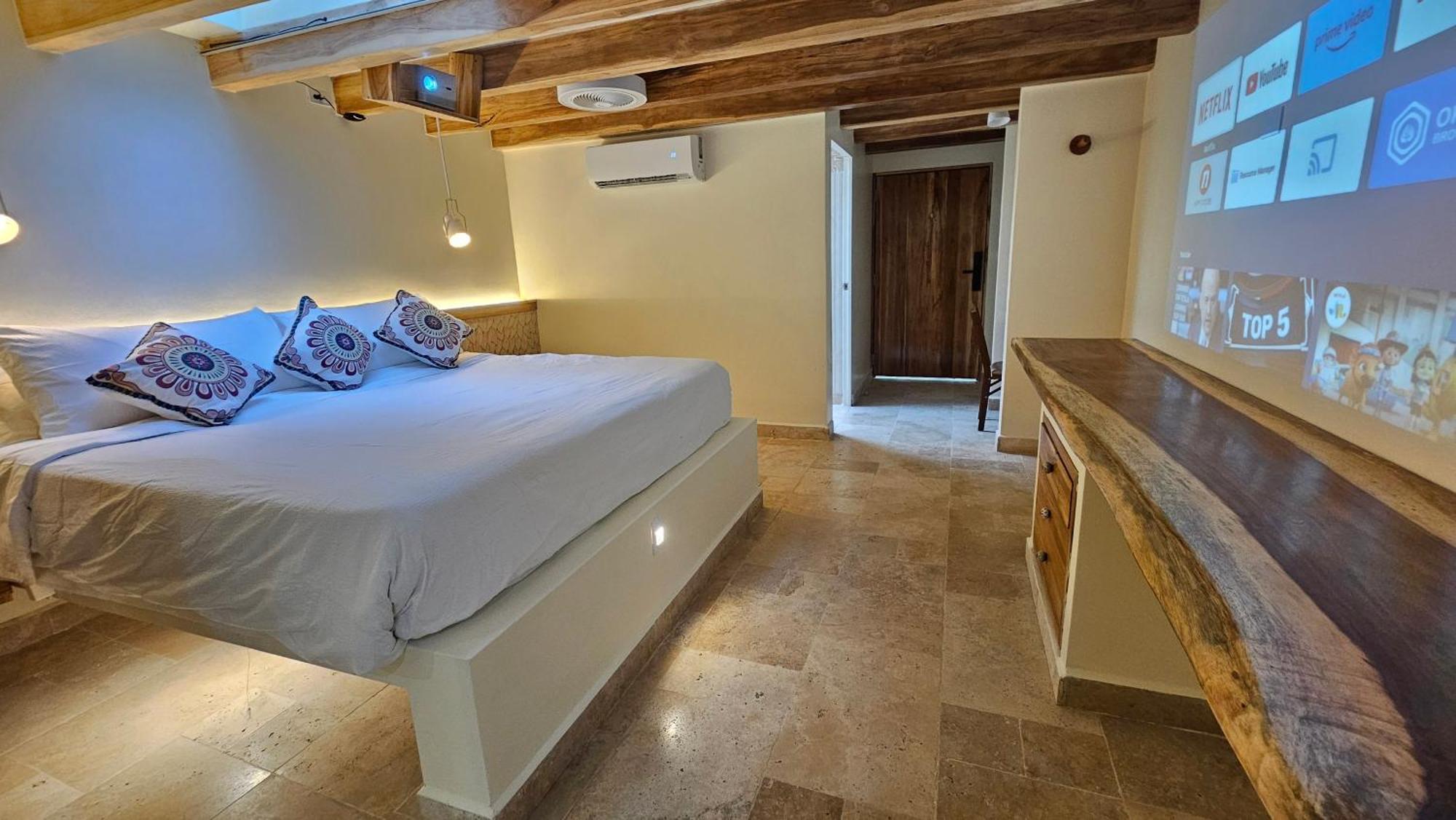 Dreamcatcher By The Beach Hotel 4*