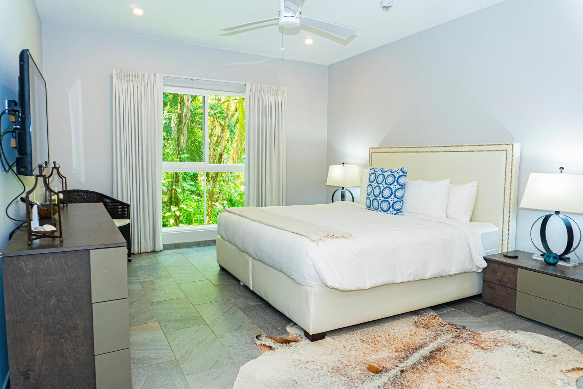 Elan At Ballena Hotel