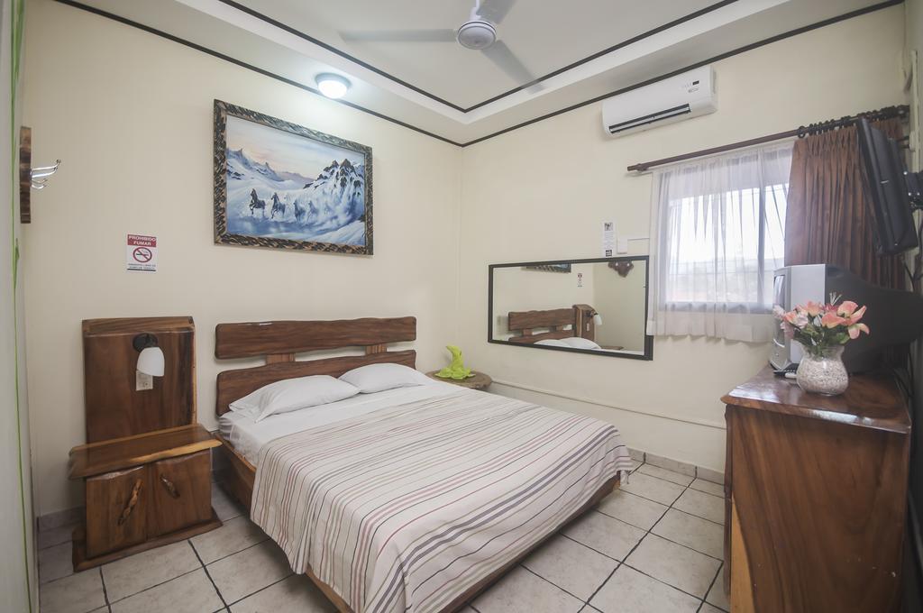 Hotel Cadillac Rock 2*