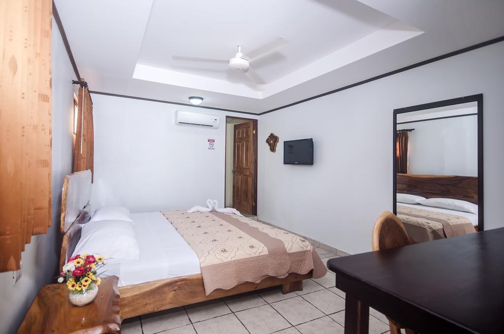 Cadillac Rock Hotel Jaco