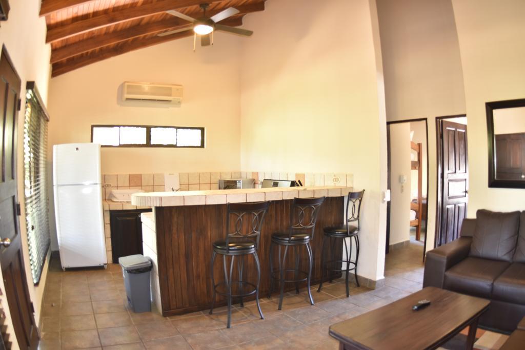 Casa Aura: Beachfront Premium *