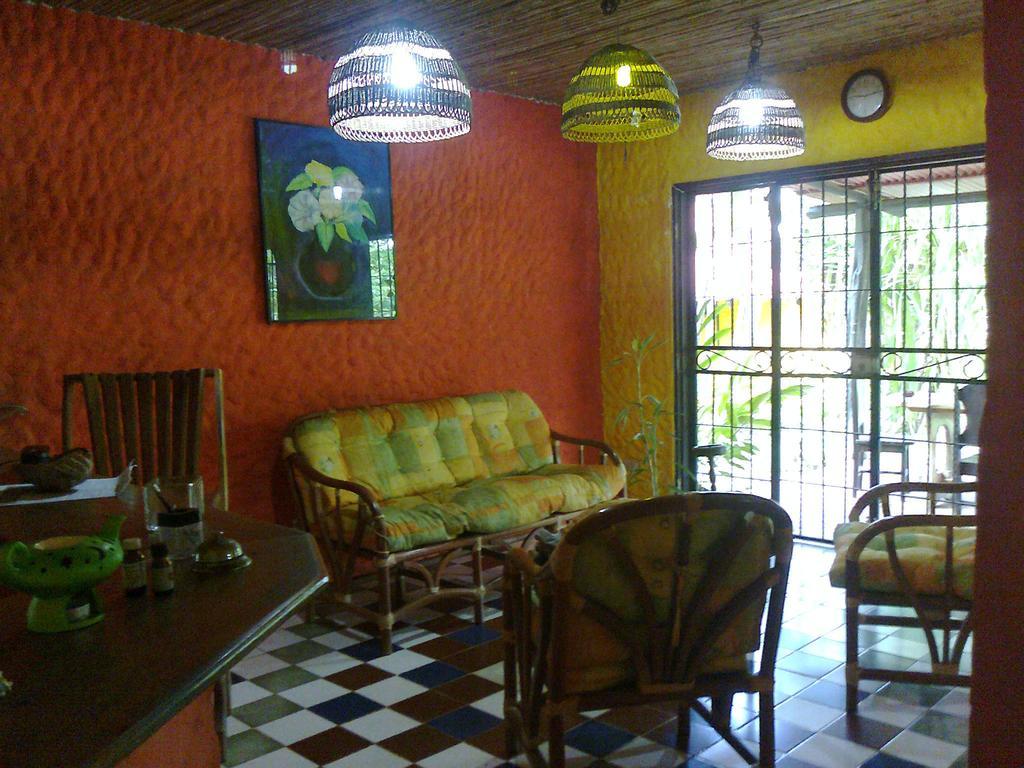 El Castillo Divertido Hotel
