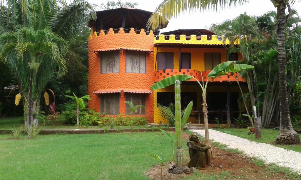 El Castillo Divertido * Paraiso (Guanacaste)