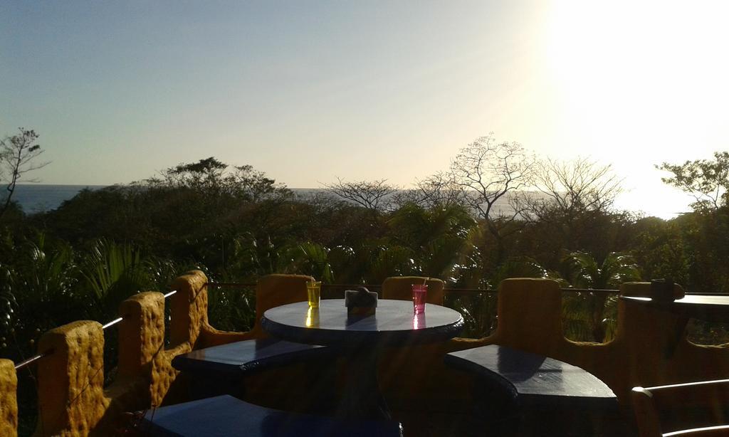 El Castillo Divertido * Paraiso (Guanacaste)