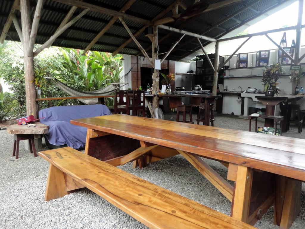 Hotel Cabinas Tropicales