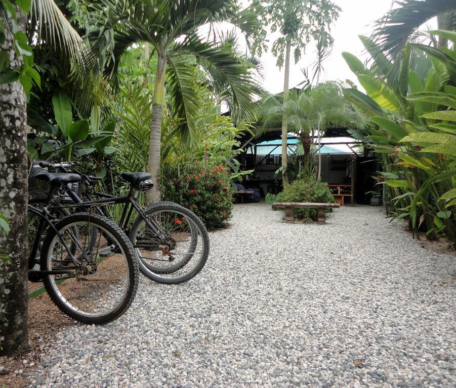 Hotel Cabinas Tropicales 3*