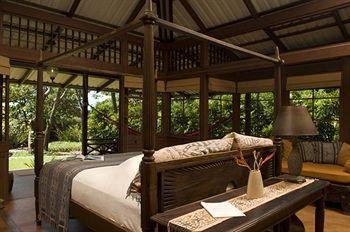Latitude 10 Exclusive Beach Hotel