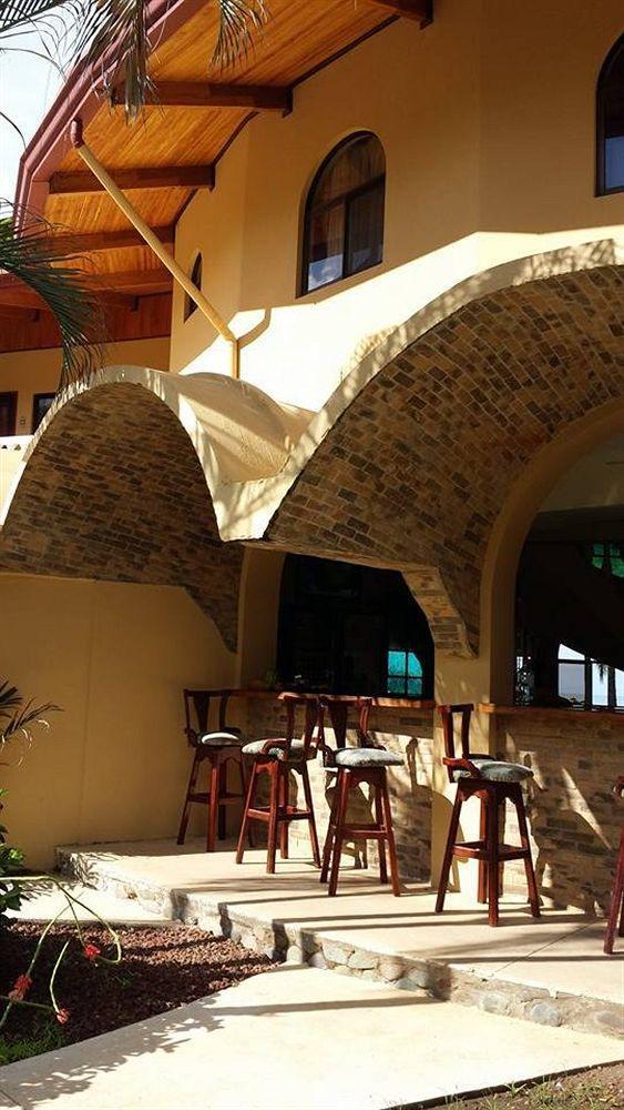 Delfin Front Hotel 3*
