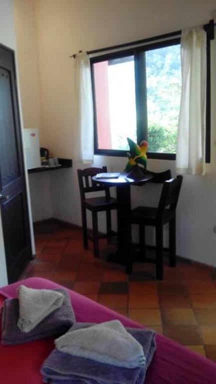 La Cacatua 3*