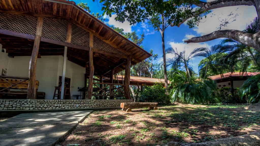 Hotel Cabinas Olas 2*