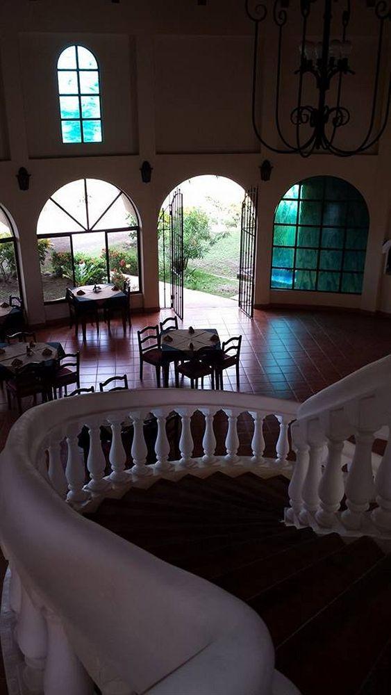 Delfin Front Hotel 3*