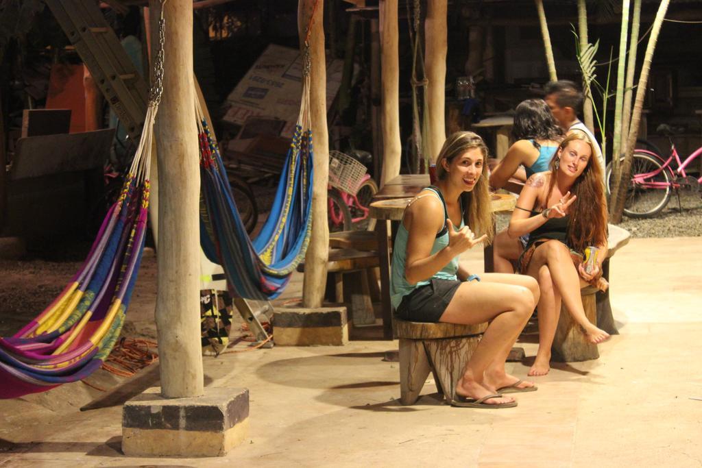 Coral Reef Surf And Camp Hostel Tamarindo