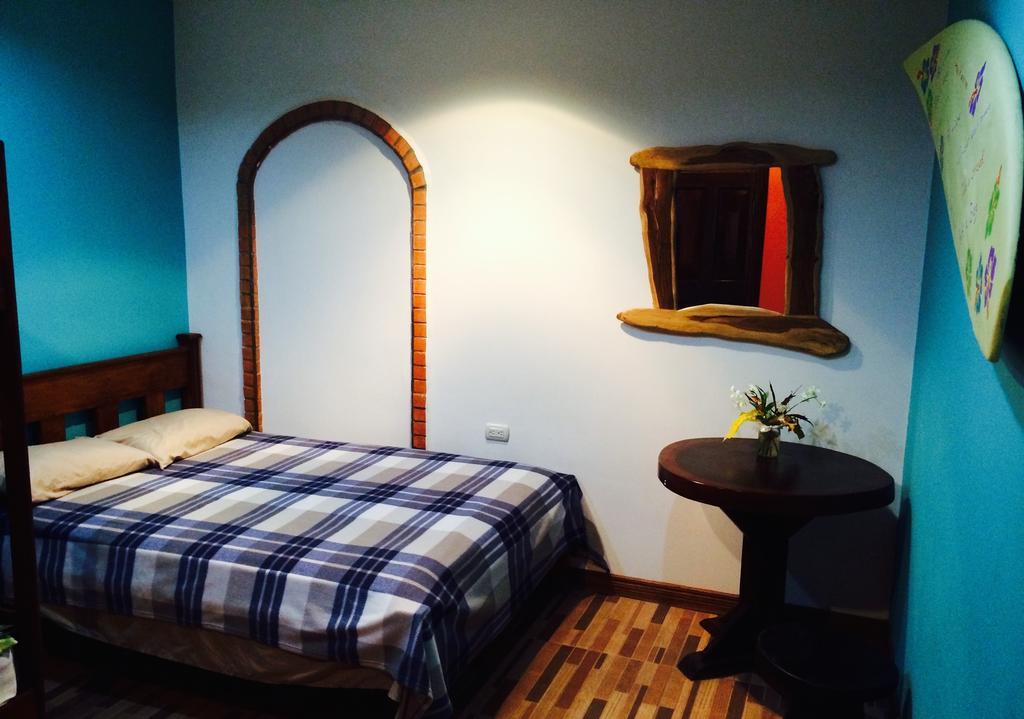 Hostel Coral Reef Surf And Camp Tamarindo