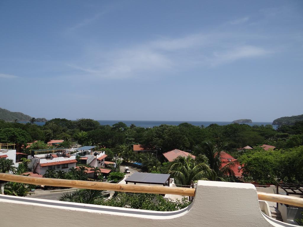Tropical Gardens Coco Sunset Hill Apartment *