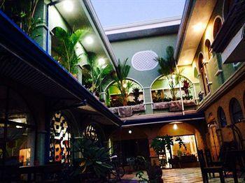 Tamarindo Hostel Resort