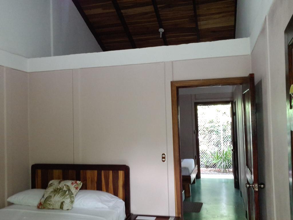 Hotel Cabinas Tropicales 3*