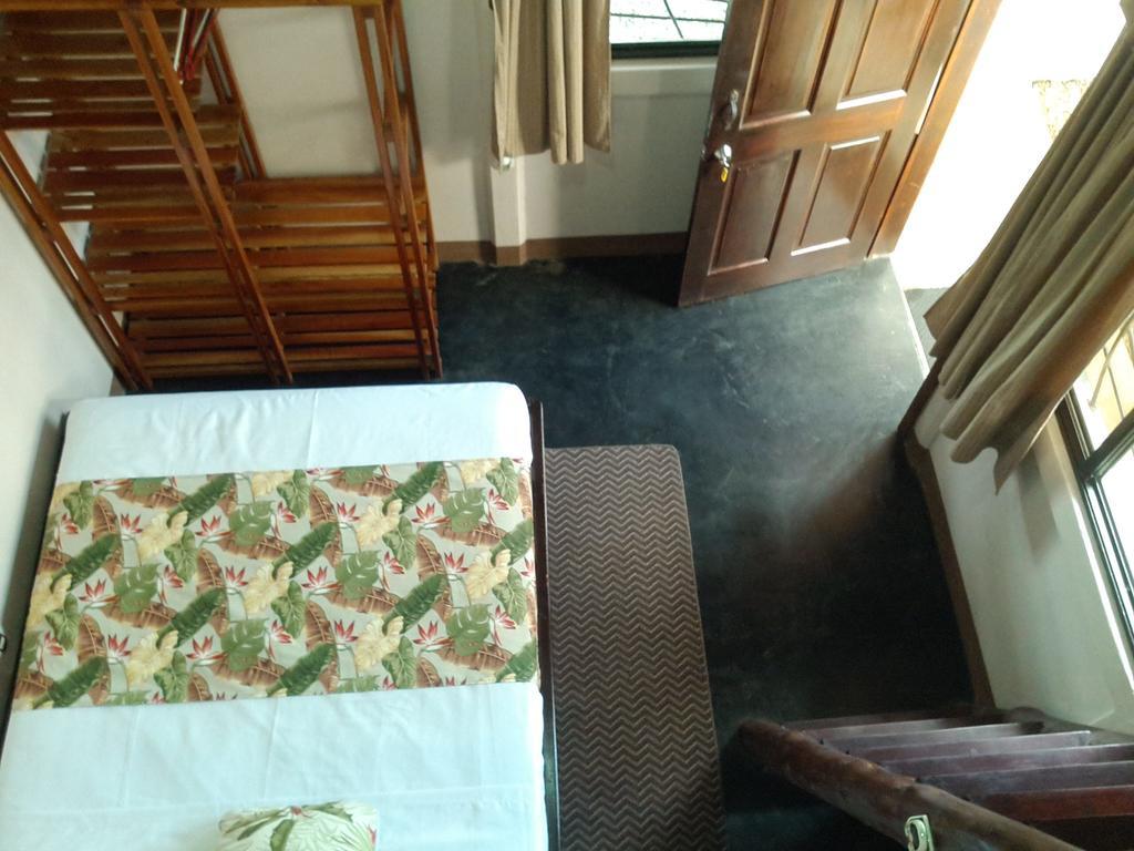 Hotel Cabinas Tropicales 3*