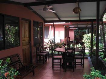 Hotel Ranchos 3*