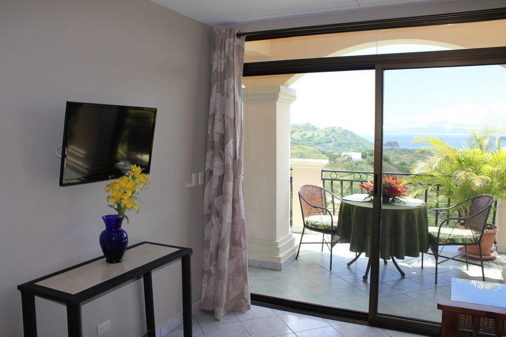 Chantel Suites * Coco