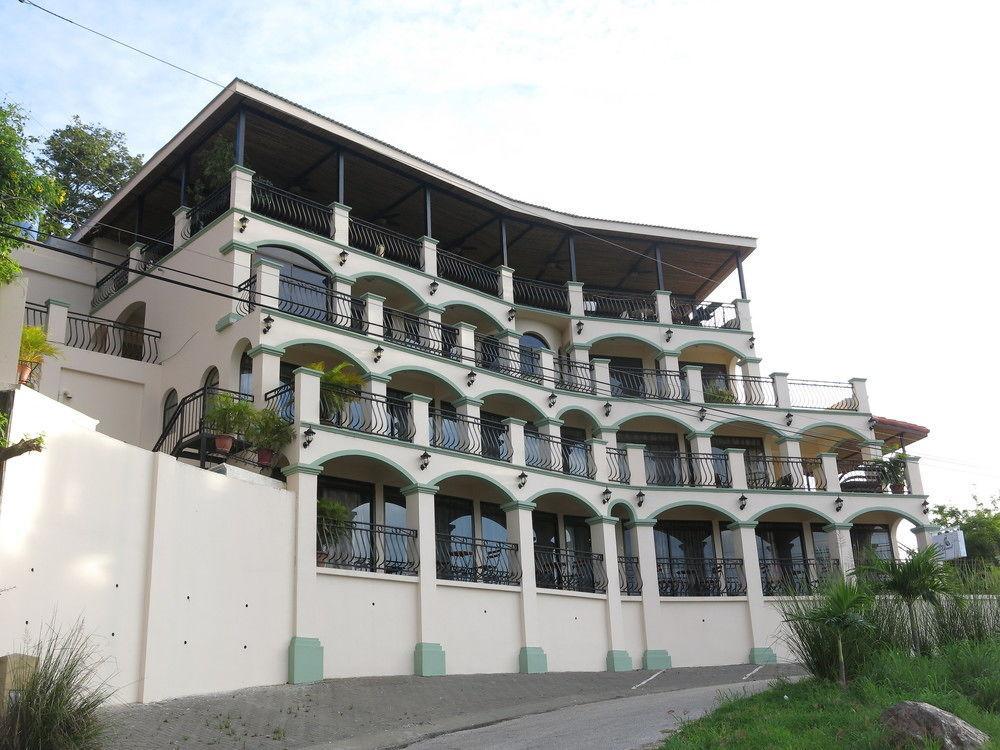 Chantel Suites Holiday home Coco