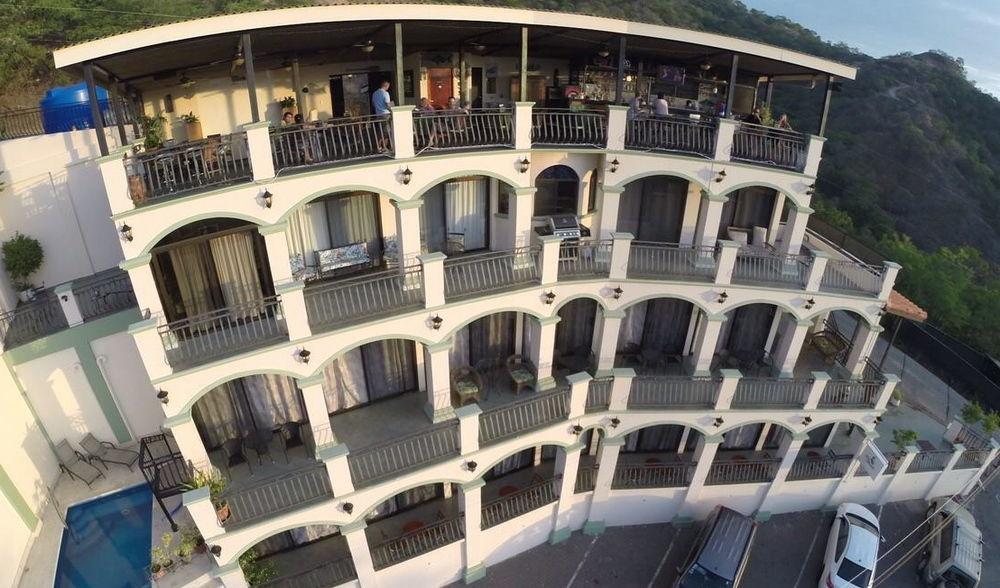 Chantel Suites * Coco