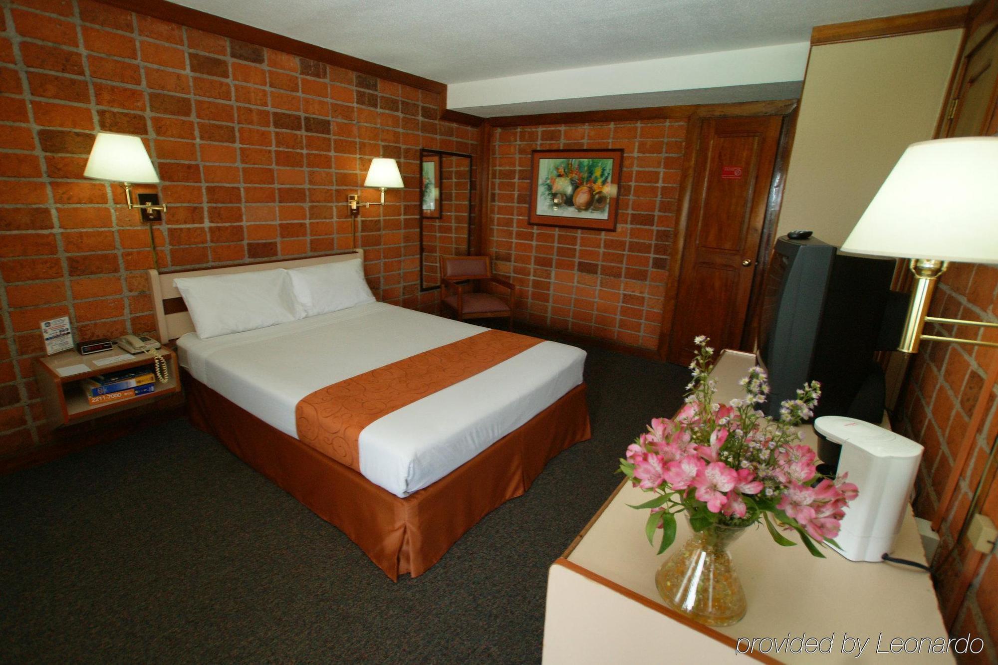 Hotel Garden Court Express Downtown 3*