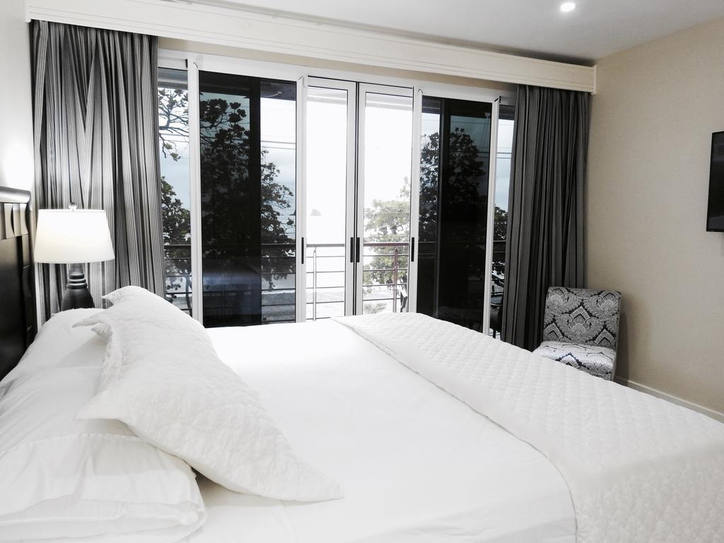 The Elephant Castle Front Penthouse Apartment Manuel Antonio
