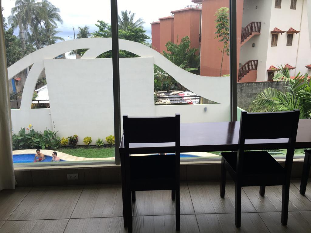 Room2board And Surf School Hostel *