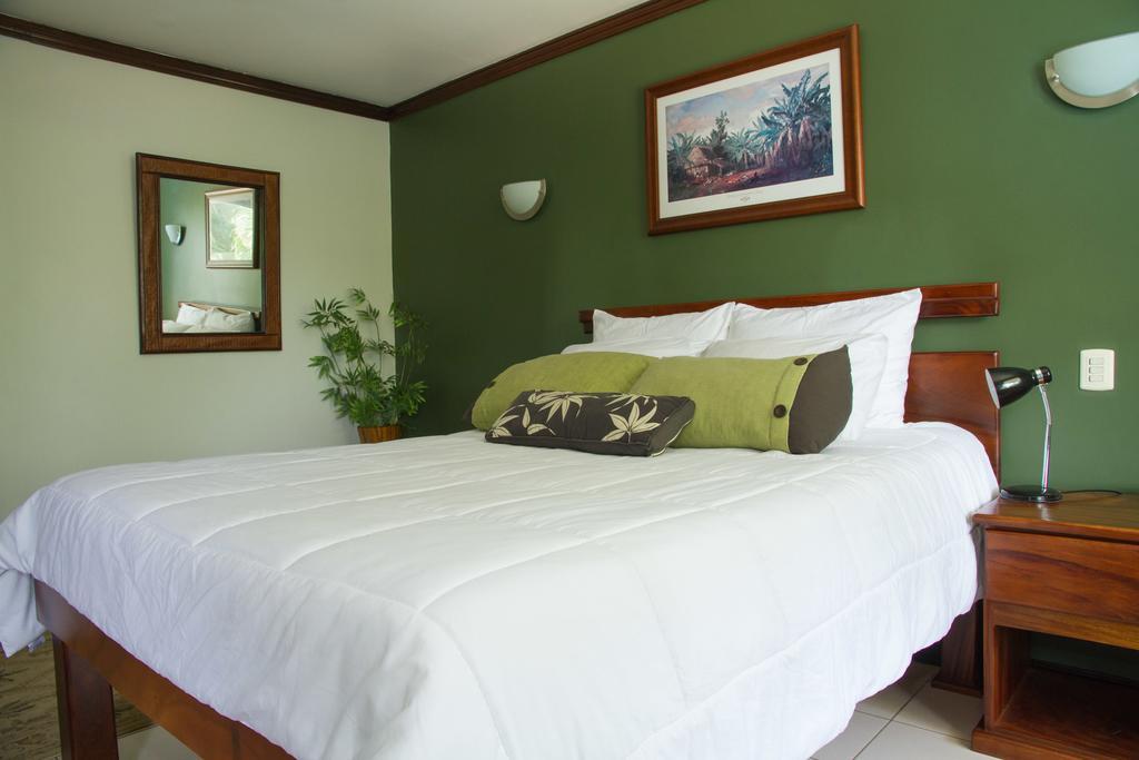 Hotel Getaways At Pueblo Real Quepos