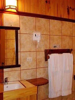 Golden Forest Bed & Breakfast 3*