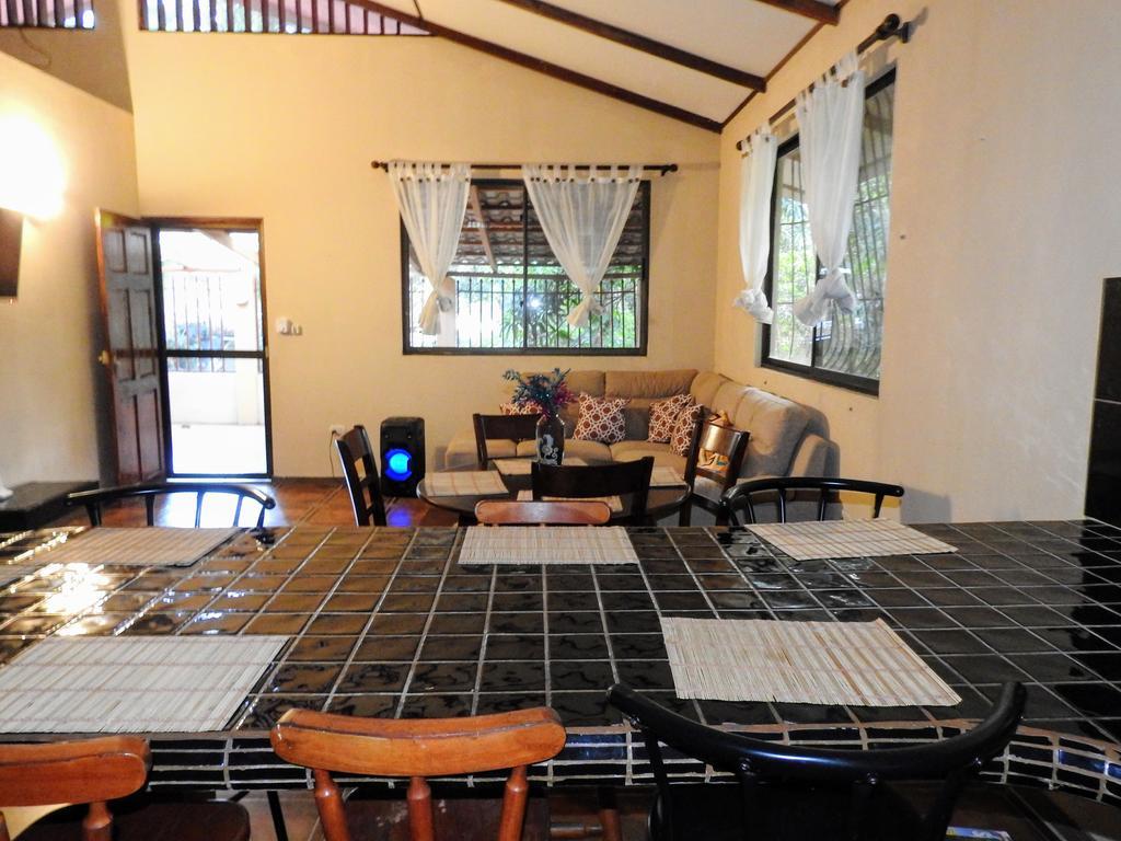 Casa Amigos By The Beach * Manuel Antonio