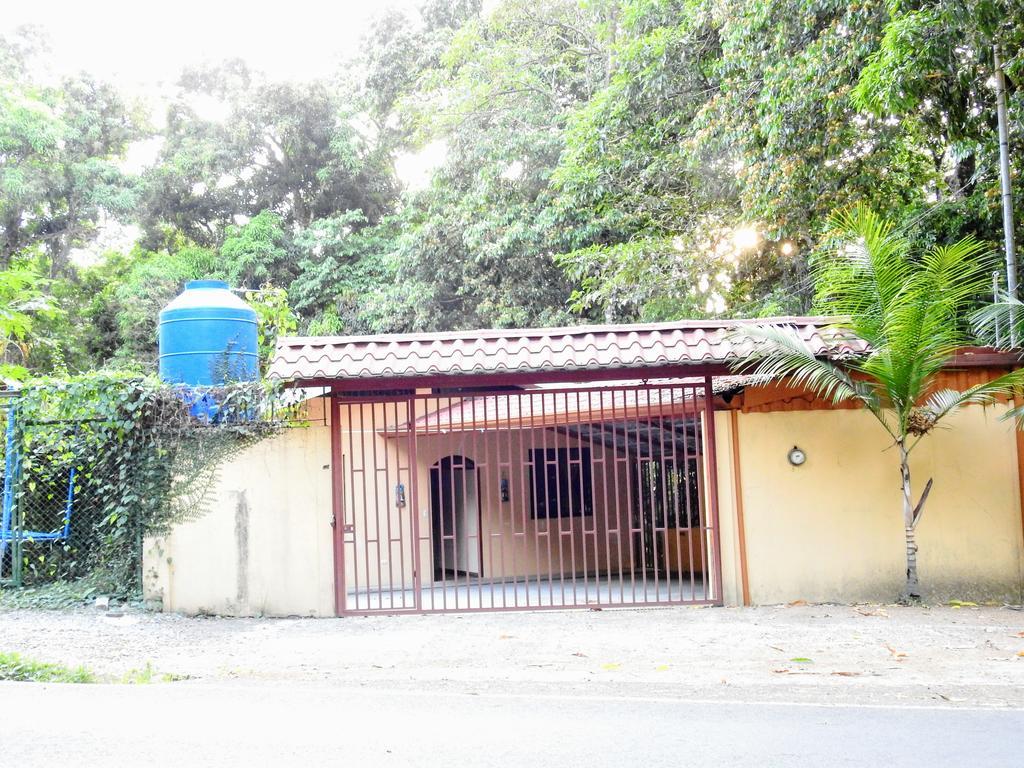Country house Casa Amigos By The Beach *