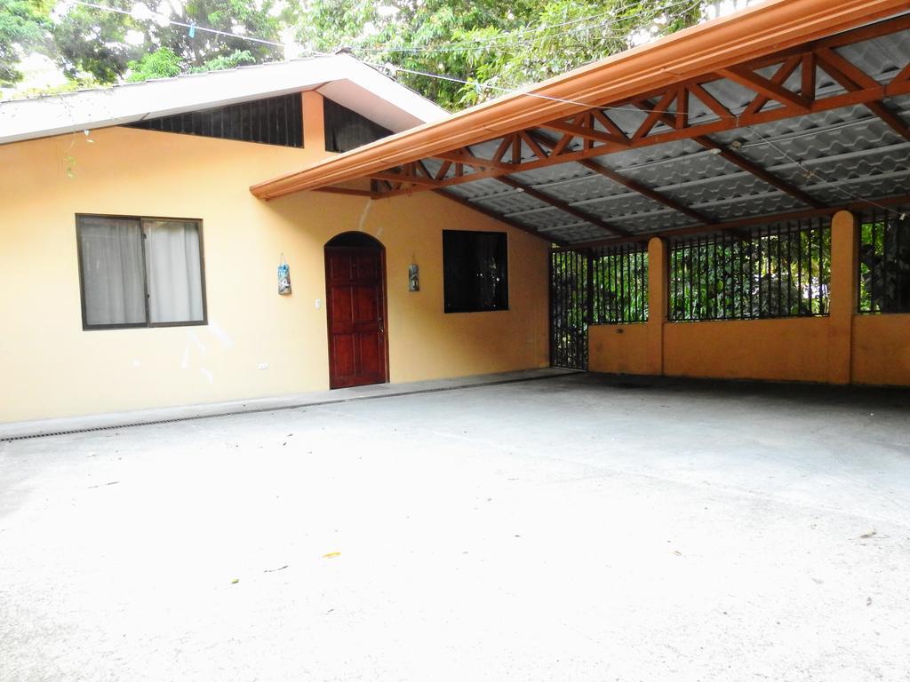 Casa Amigos By The Beach *