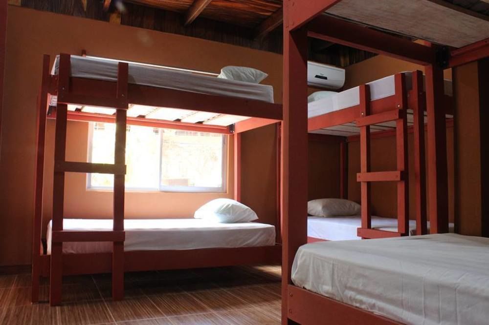Coral Reef Surf And Camp Hostel *